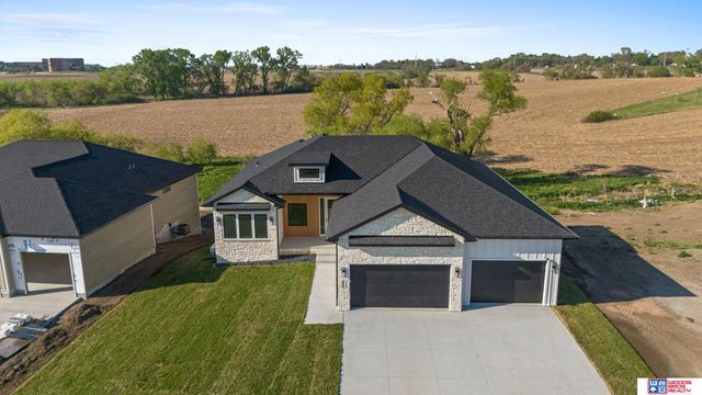 8820 Dragonfly Lane, Lincoln, NE 68526