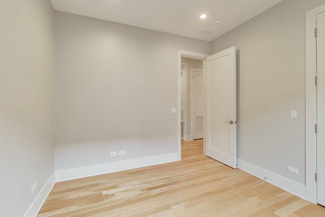 4135 N Kenmore Avenue 2N, Chicago, IL 60613