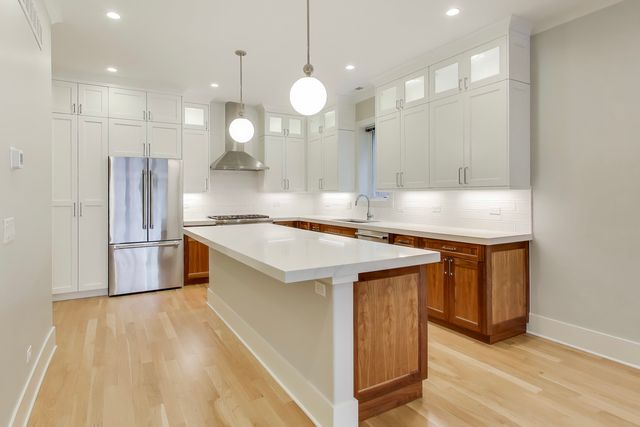 4135 N Kenmore Avenue 2N, Chicago, IL 60613