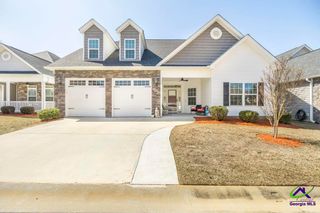137 Shady Oak Drive, Perry, GA 31069