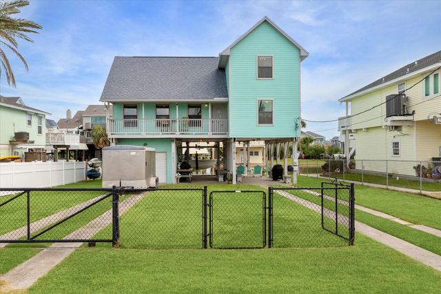 21815 Deaf P Smith Drive, Galveston, TX 77554