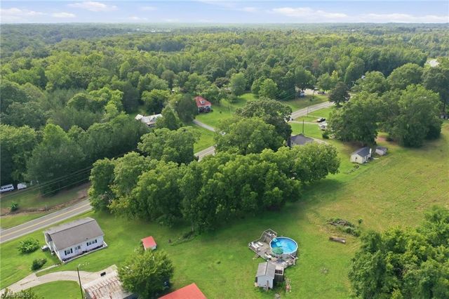 2138 Nc Highway 62, Burlington, NC 27217