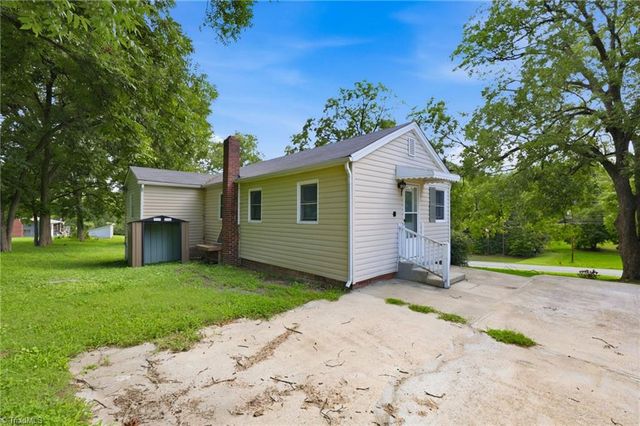 2138 Nc Highway 62, Burlington, NC 27217