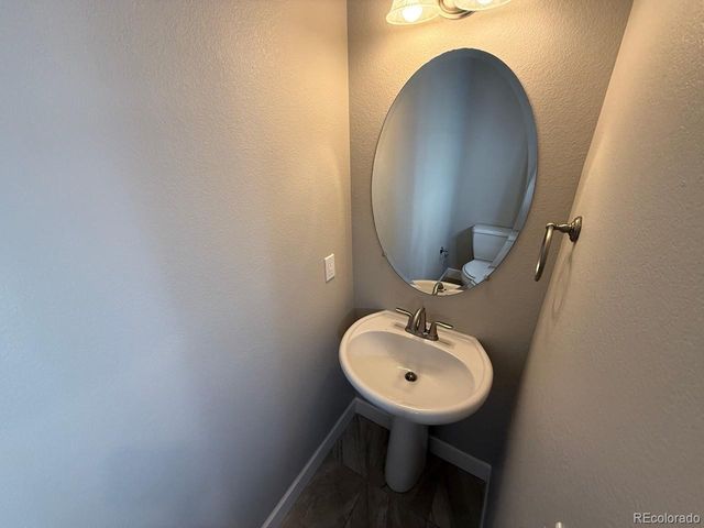 9805 W Hinsdale Place, Littleton, CO 80128