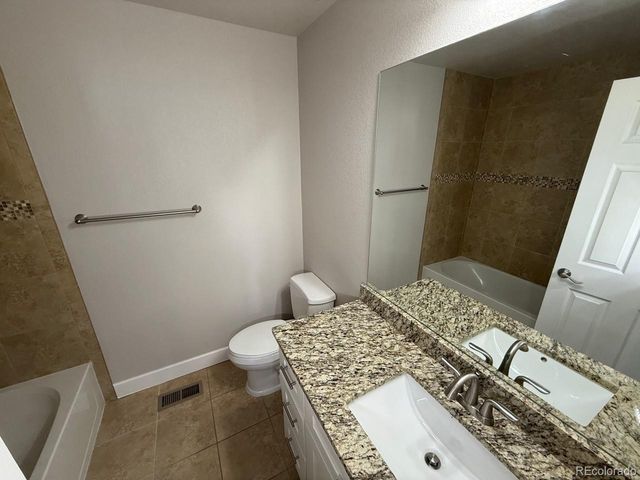 9805 W Hinsdale Place, Littleton, CO 80128