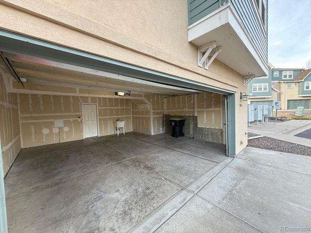 9805 W Hinsdale Place, Littleton, CO 80128