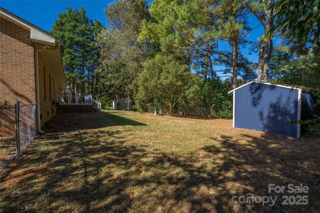 1004 Sandy Court, Gastonia, NC 28056