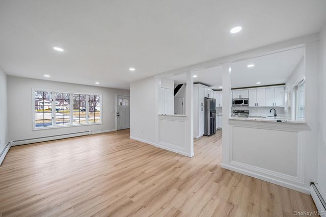 10 Cottonwood Avenue, Port Jefferson Station, NY 11776