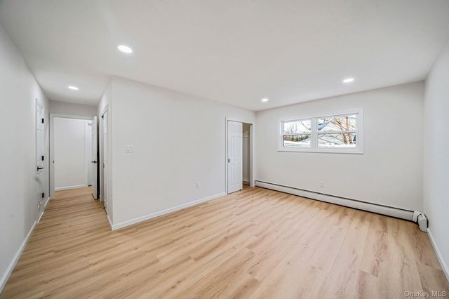 10 Cottonwood Avenue, Port Jefferson Station, NY 11776