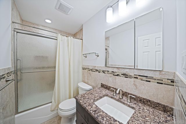 10 Cottonwood Avenue, Port Jefferson Station, NY 11776