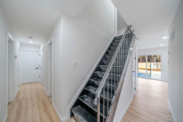 10 Cottonwood Avenue, Port Jefferson Station, NY 11776