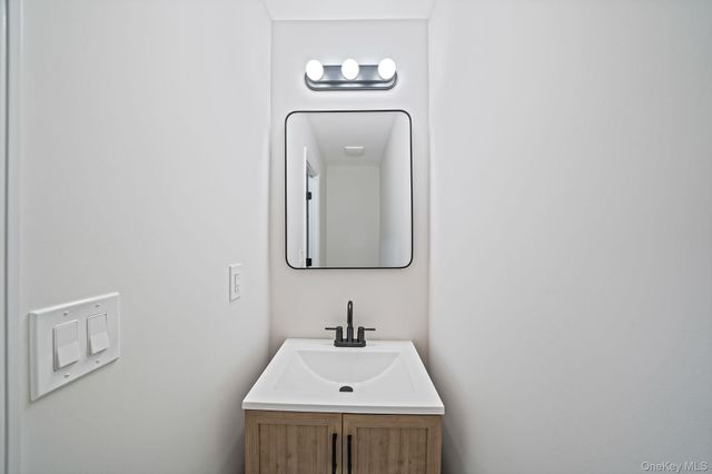 10 Cottonwood Avenue, Port Jefferson Station, NY 11776