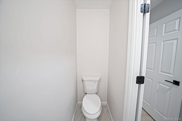 10 Cottonwood Avenue, Port Jefferson Station, NY 11776