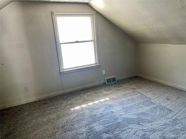 940 Saint Johns Boulevard, Lincoln Park, MI 48146