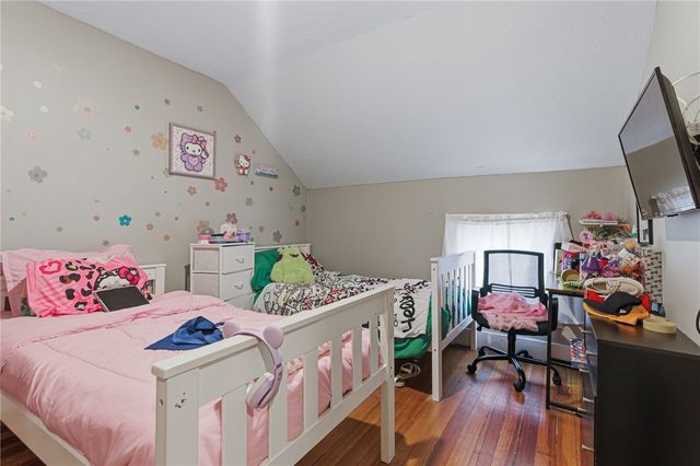 428 9th Avenue, Woonsocket, RI 02895