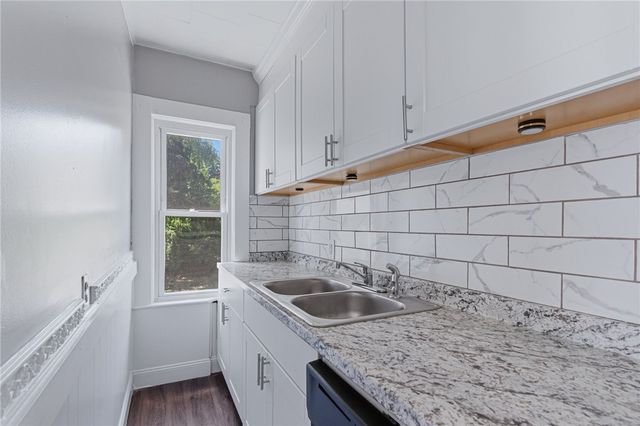 428 9th Avenue, Woonsocket, RI 02895
