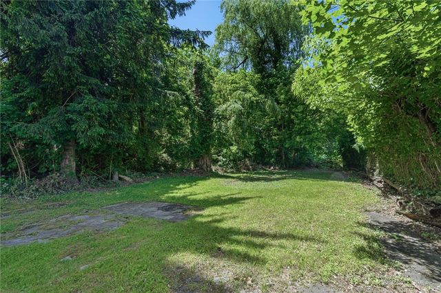 428 9th Avenue, Woonsocket, RI 02895