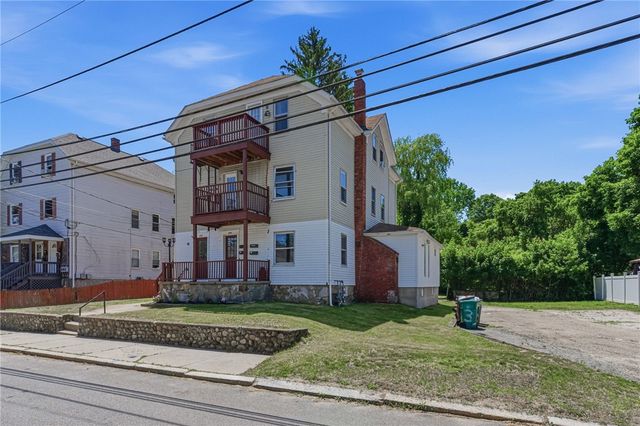 428 9th Avenue, Woonsocket, RI 02895