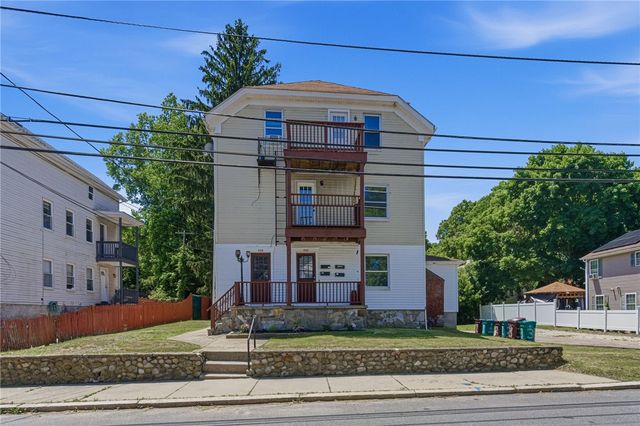 428 9th Avenue, Woonsocket, RI 02895