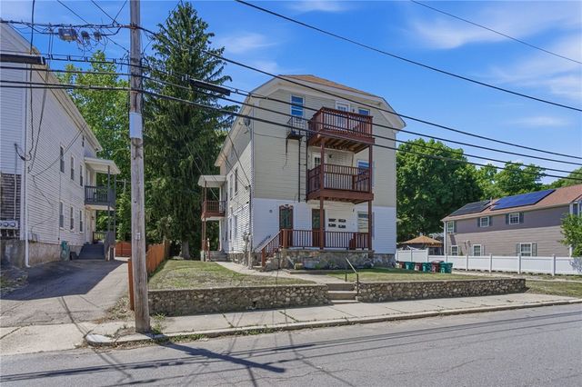 428 9th Avenue, Woonsocket, RI 02895