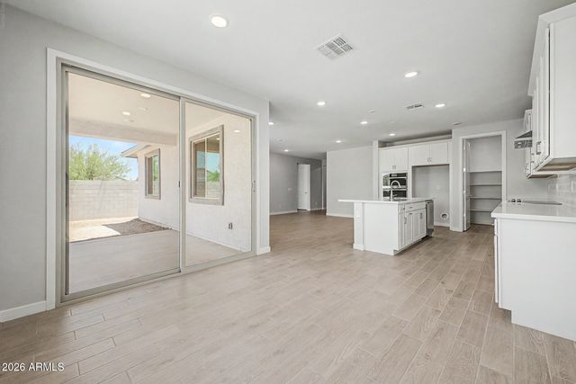 31564 N SINGING MEADOW Lane, San Tan Valley, AZ 85143