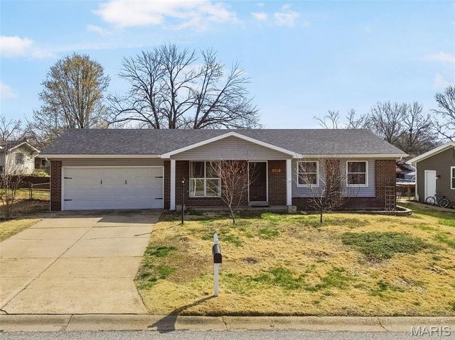 626 Lime Rock Drive, St Charles, MO 63304