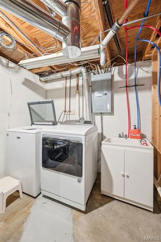 626 Lime Rock Drive, St Charles, MO 63304