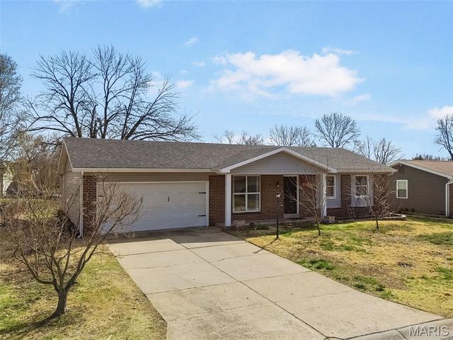 626 Lime Rock Drive, St Charles, MO 63304