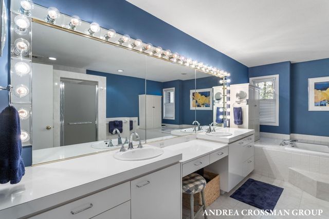 2003 W Lakewood Boulevard, Holland, MI 49424