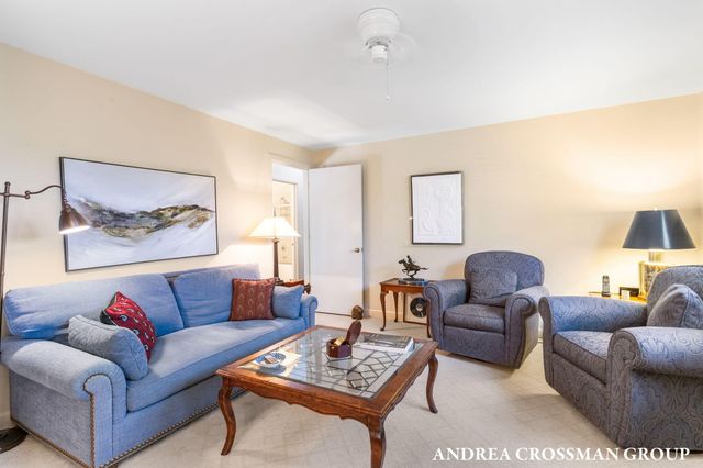 2003 W Lakewood Boulevard, Holland, MI 49424