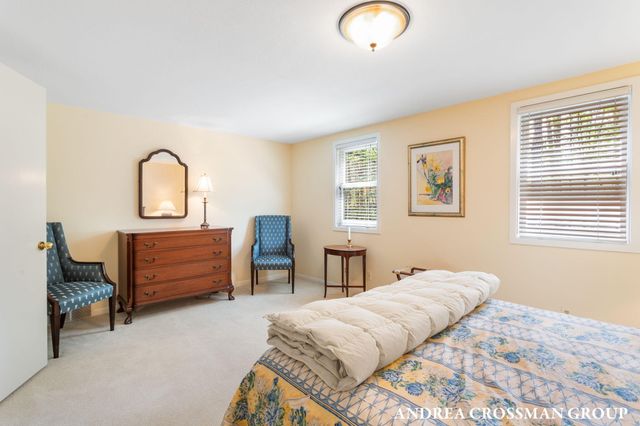 2003 W Lakewood Boulevard, Holland, MI 49424