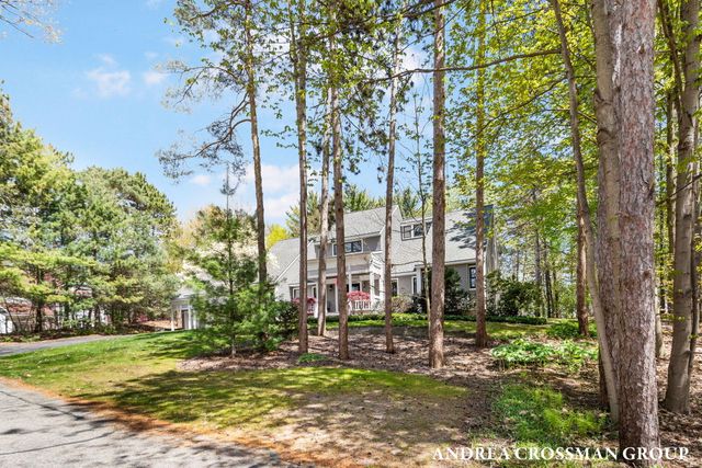 2003 W Lakewood Boulevard, Holland, MI 49424
