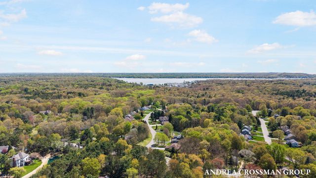 2003 W Lakewood Boulevard, Holland, MI 49424