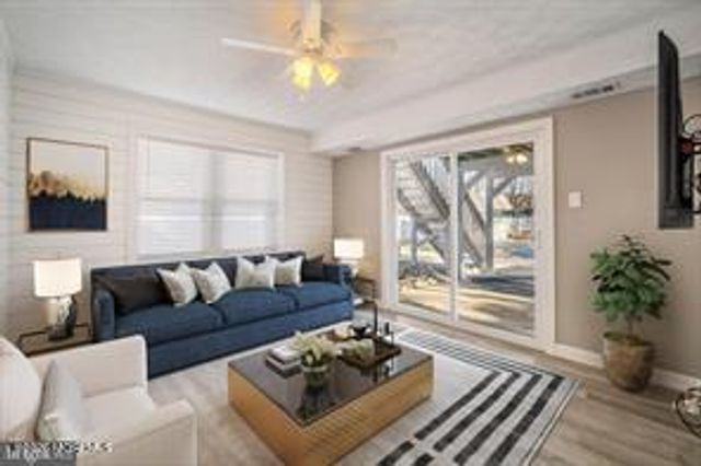 12 6th Street, Barnegat, NJ 08005