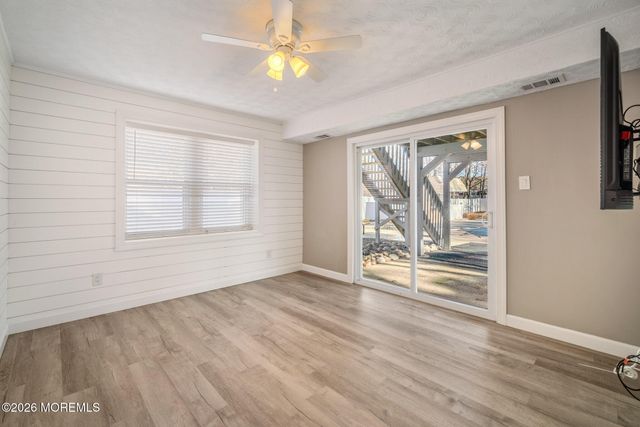 12 6th Street, Barnegat, NJ 08005