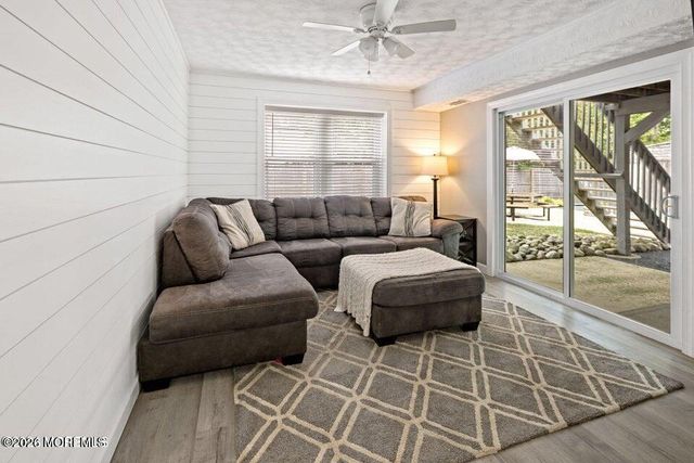 12 6th Street, Barnegat, NJ 08005