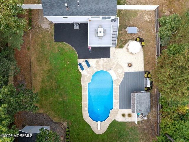 12 6th Street, Barnegat, NJ 08005