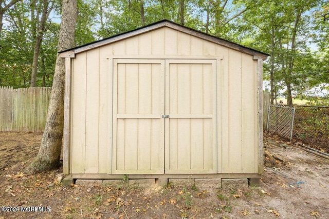 12 6th Street, Barnegat, NJ 08005