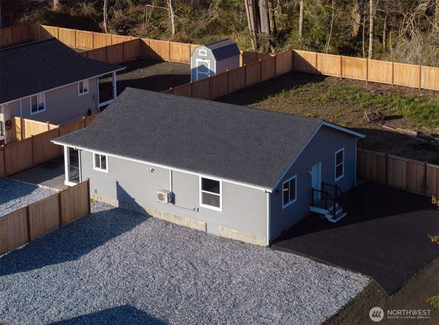 708 N 3rd Street, Westport, WA 98595