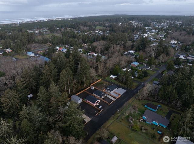 708 N 3rd Street, Westport, WA 98595