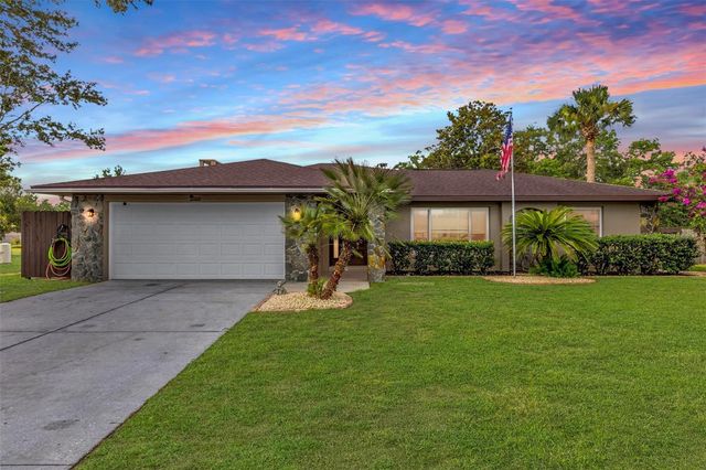 5202 SYDNEY ROAD, Fruitland Park, FL 34731