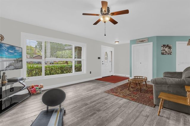5202 SYDNEY ROAD, Fruitland Park, FL 34731