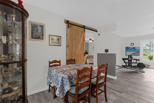5202 SYDNEY ROAD, Fruitland Park, FL 34731