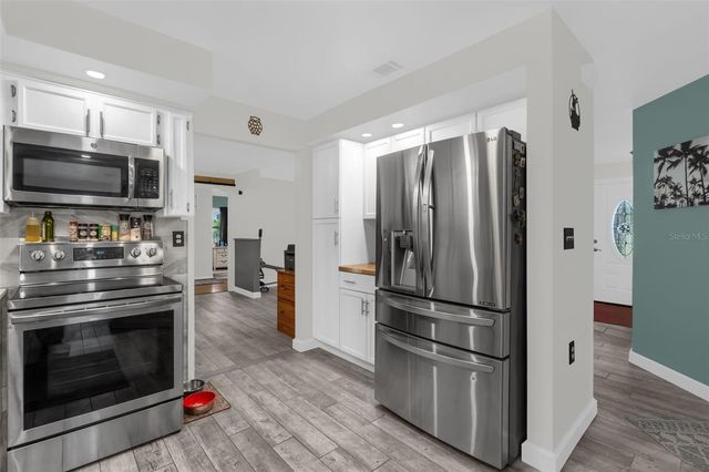 5202 SYDNEY ROAD, Fruitland Park, FL 34731