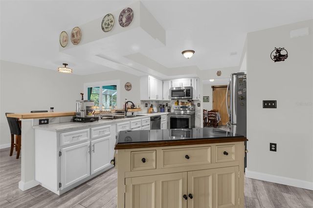 5202 SYDNEY ROAD, Fruitland Park, FL 34731