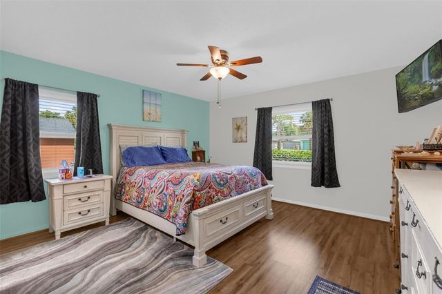 5202 SYDNEY ROAD, Fruitland Park, FL 34731