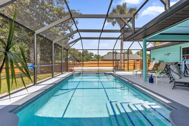5202 SYDNEY ROAD, Fruitland Park, FL 34731