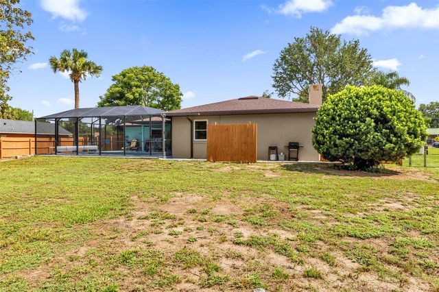 5202 SYDNEY ROAD, Fruitland Park, FL 34731
