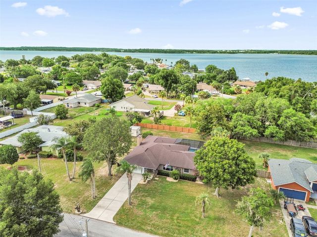 5202 SYDNEY ROAD, Fruitland Park, FL 34731