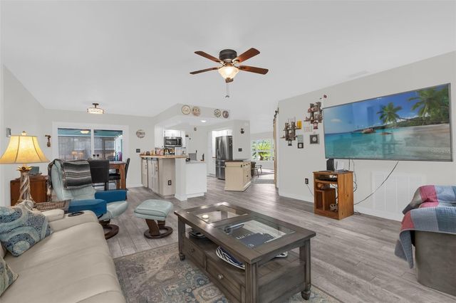 5202 SYDNEY ROAD, Fruitland Park, FL 34731